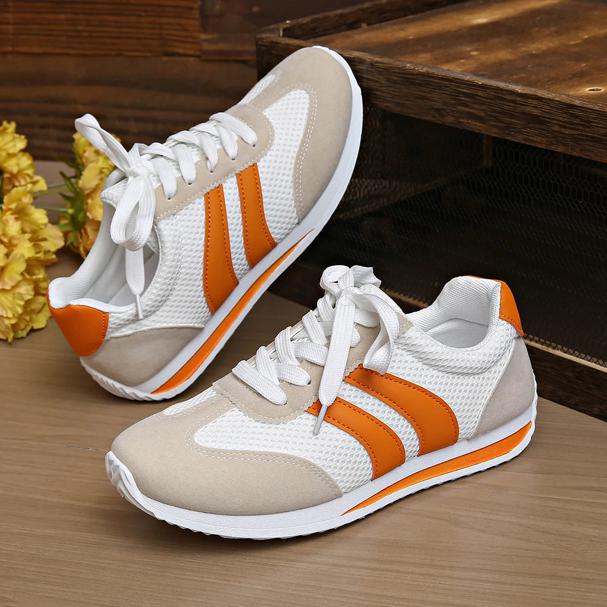 Xuanhui New Arrivals Breathable Color Matching Comfortable and Casual Flat Sports Shoes Sneakers Women's Shoes