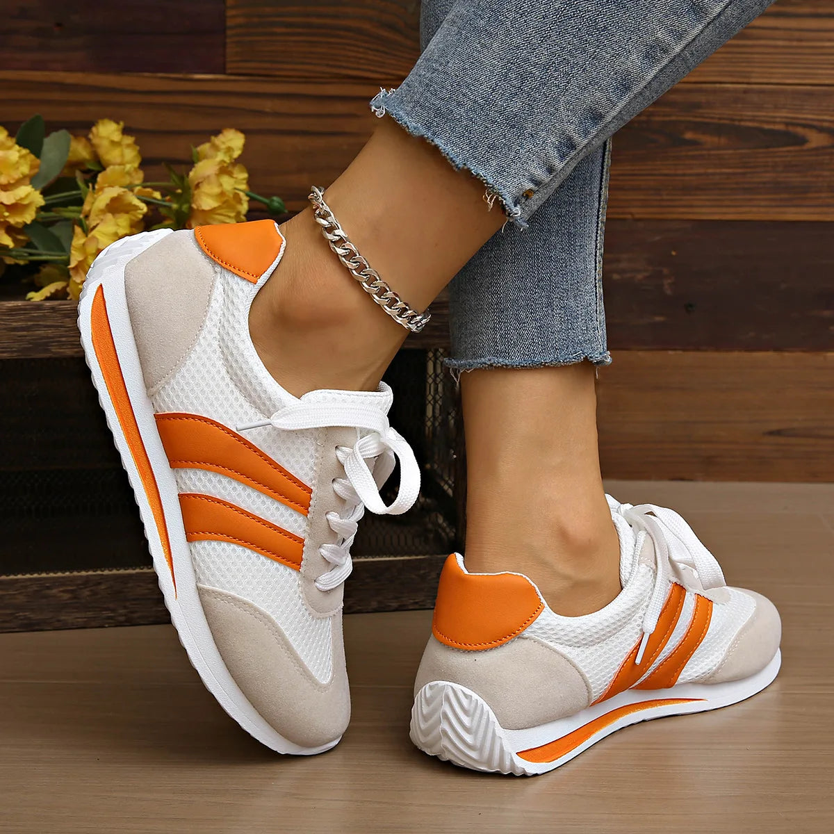 Xuanhui New Arrivals Breathable Color Matching Comfortable and Casual Flat Sports Shoes Sneakers Women's Shoes