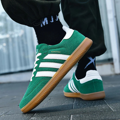 Classic retro red anti slip comfortable low cut men's and women's board shoes casual sports shoes