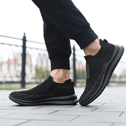 2025 Breathable Men Casual Shoes Lightweight Outdoor Male Walking Shoes Anti-slip Men's Sneakers Slip on Flats Vulcanized Shoes