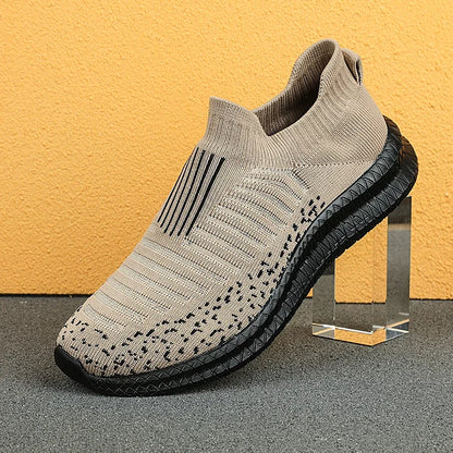 2025 Breathable Men Casual Shoes Lightweight Outdoor Male Walking Shoes Anti-slip Men's Sneakers Slip on Flats Vulcanized Shoes