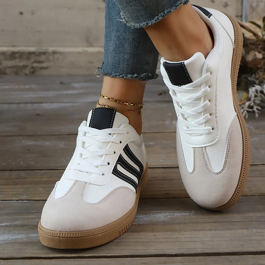 Fashion Black White Striped Flat Sneakers Women Lightweight Lace Up Sports Shoes Woman Non Slip Breathable Casual Sneakers 2025