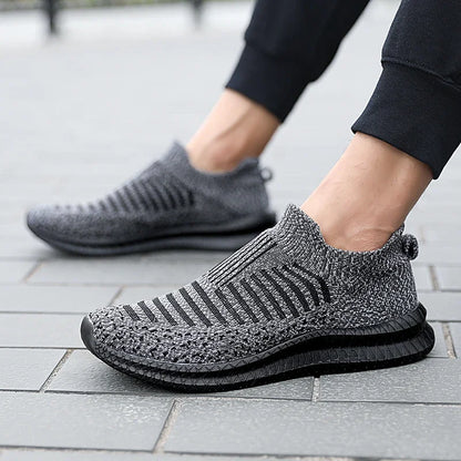 2025 Breathable Men Casual Shoes Lightweight Outdoor Male Walking Shoes Anti-slip Men's Sneakers Slip on Flats Vulcanized Shoes