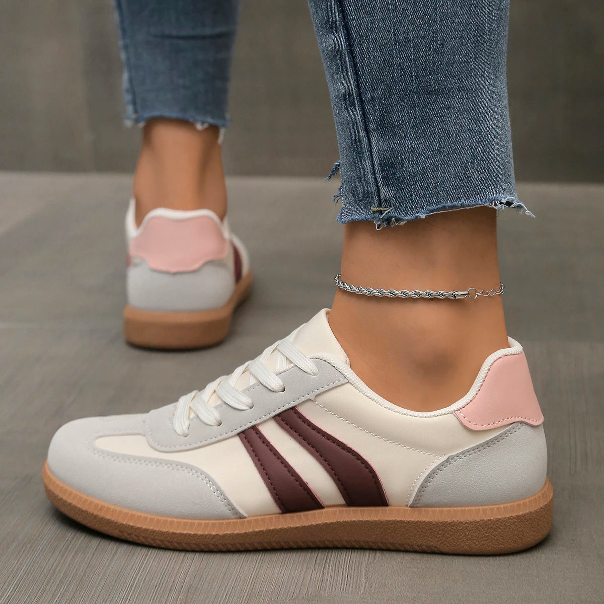 Womens Sneakers 2025 Spring New Luxury Flat Loafers Comfortable Slip on Soft Female Sneakers Lightweight Outdoor Shoes for Women