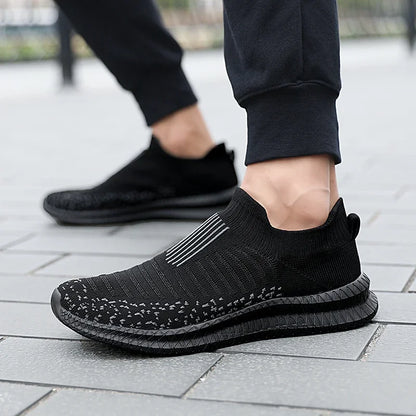 2025 Breathable Men Casual Shoes Lightweight Outdoor Male Walking Shoes Anti-slip Men's Sneakers Slip on Flats Vulcanized Shoes