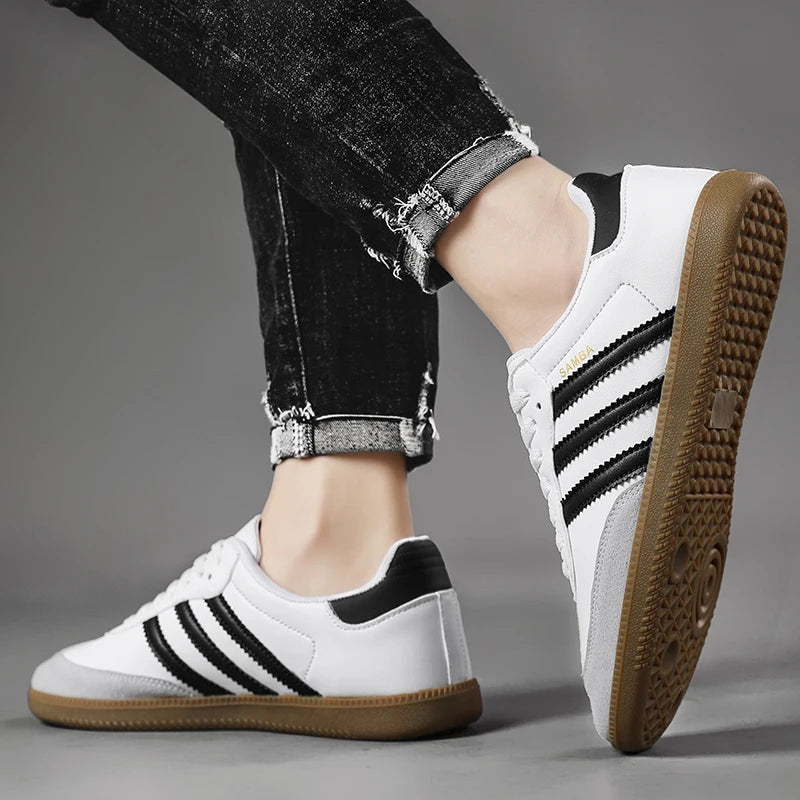 2025 New autumn three-bar training shoes men's retro low-top casual board shoes women's student anti-slip sports shoes
