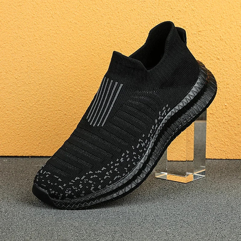 2025 Breathable Men Casual Shoes Lightweight Outdoor Male Walking Shoes Anti-slip Men's Sneakers Slip on Flats Vulcanized Shoes