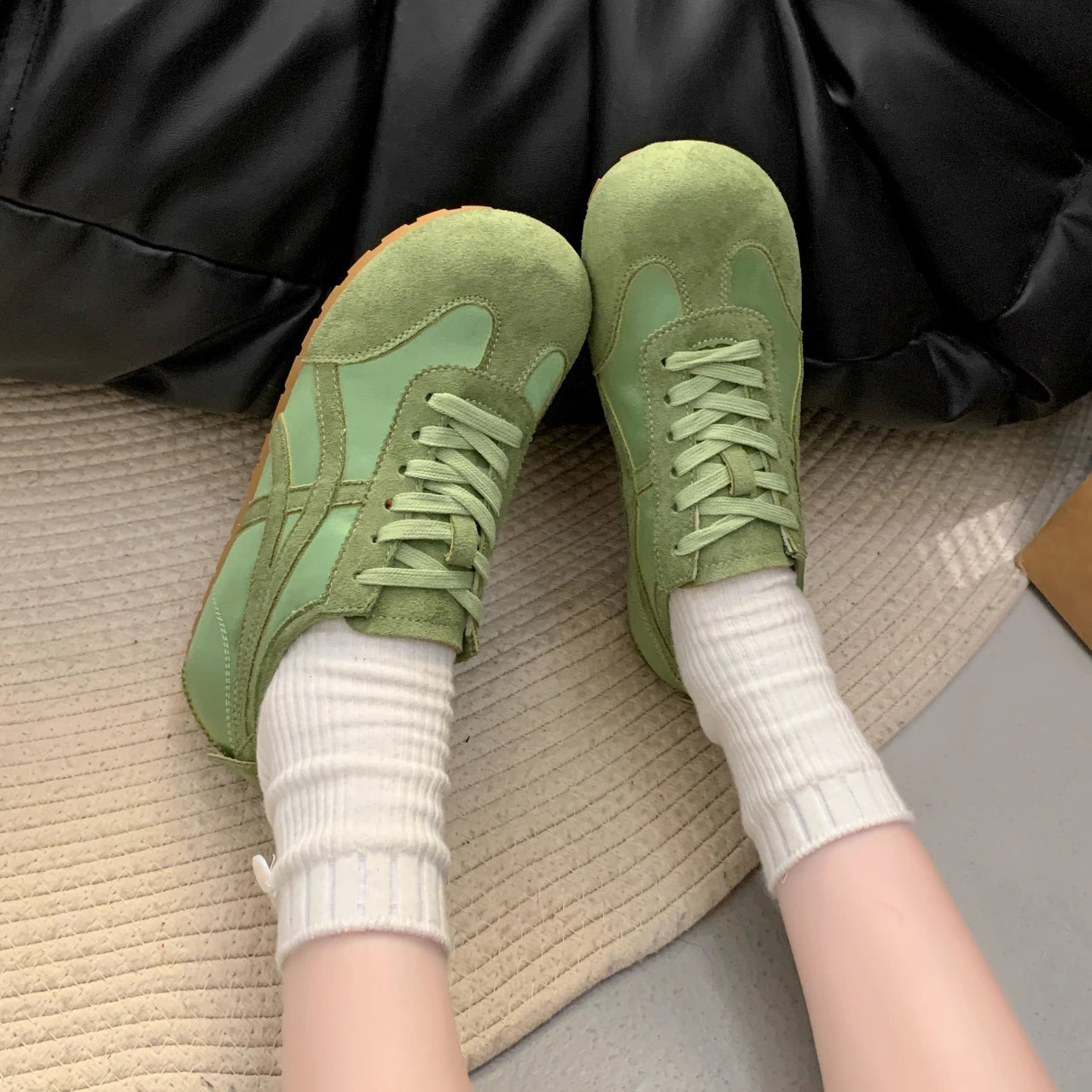 Women Sneakers Fashion Casual Flat Vulcanize Shoes Ladies Outdoor Walking Sneakers Women Comfortable Classical Designer Shoes