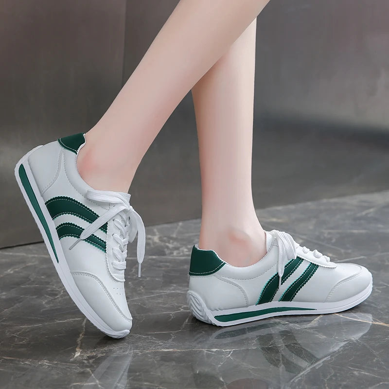 Outdoor Casual Flat Shoes Women Fashion Low-Top Sneakers Comfortable Anti-Slip Walking Shoes