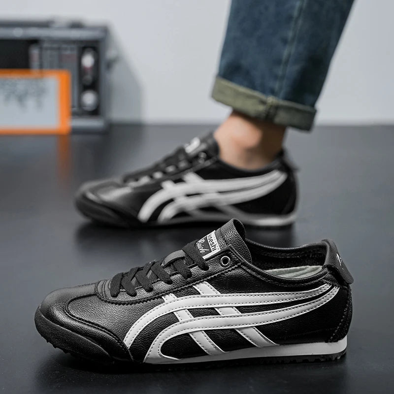 Couples casual shoes four season new soft-sole non-slip outdoor walking shoes unisex flat shoes fashion men's sports board shoes