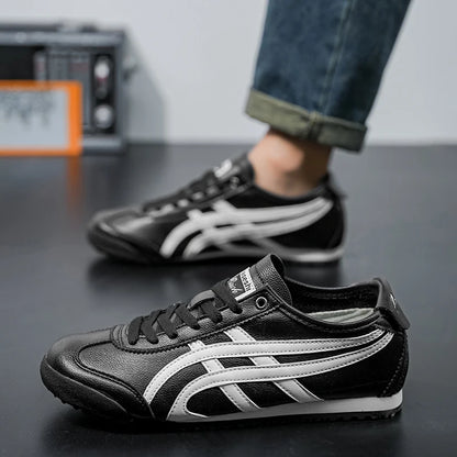 Couples casual shoes four season new soft-sole non-slip outdoor walking shoes unisex flat shoes fashion men's sports board shoes