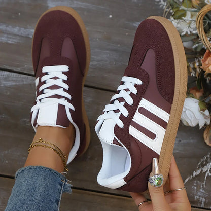Fashion Black White Striped Flat Sneakers Women Lightweight Lace Up Sports Shoes Woman Non Slip Breathable Casual Sneakers 2025