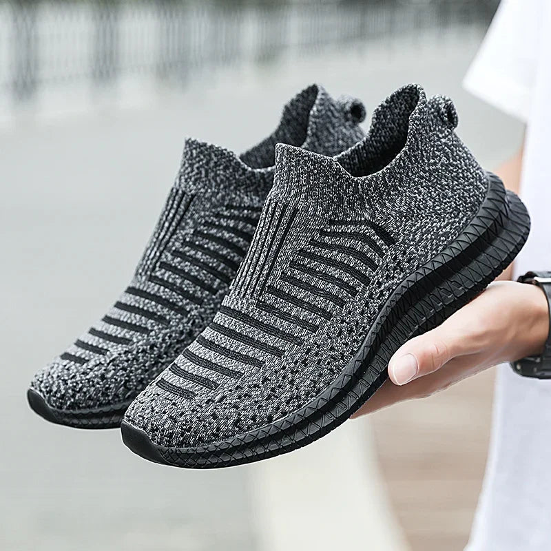 2025 Breathable Men Casual Shoes Lightweight Outdoor Male Walking Shoes Anti-slip Men's Sneakers Slip on Flats Vulcanized Shoes