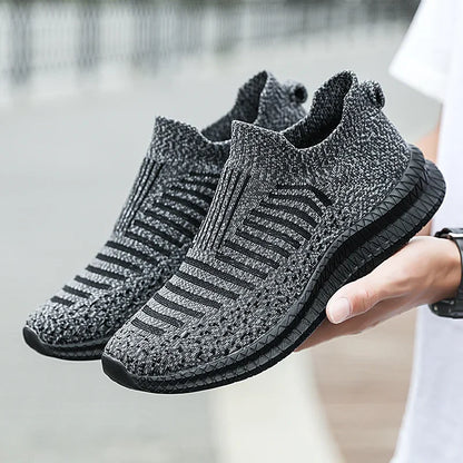 2025 Breathable Men Casual Shoes Lightweight Outdoor Male Walking Shoes Anti-slip Men's Sneakers Slip on Flats Vulcanized Shoes