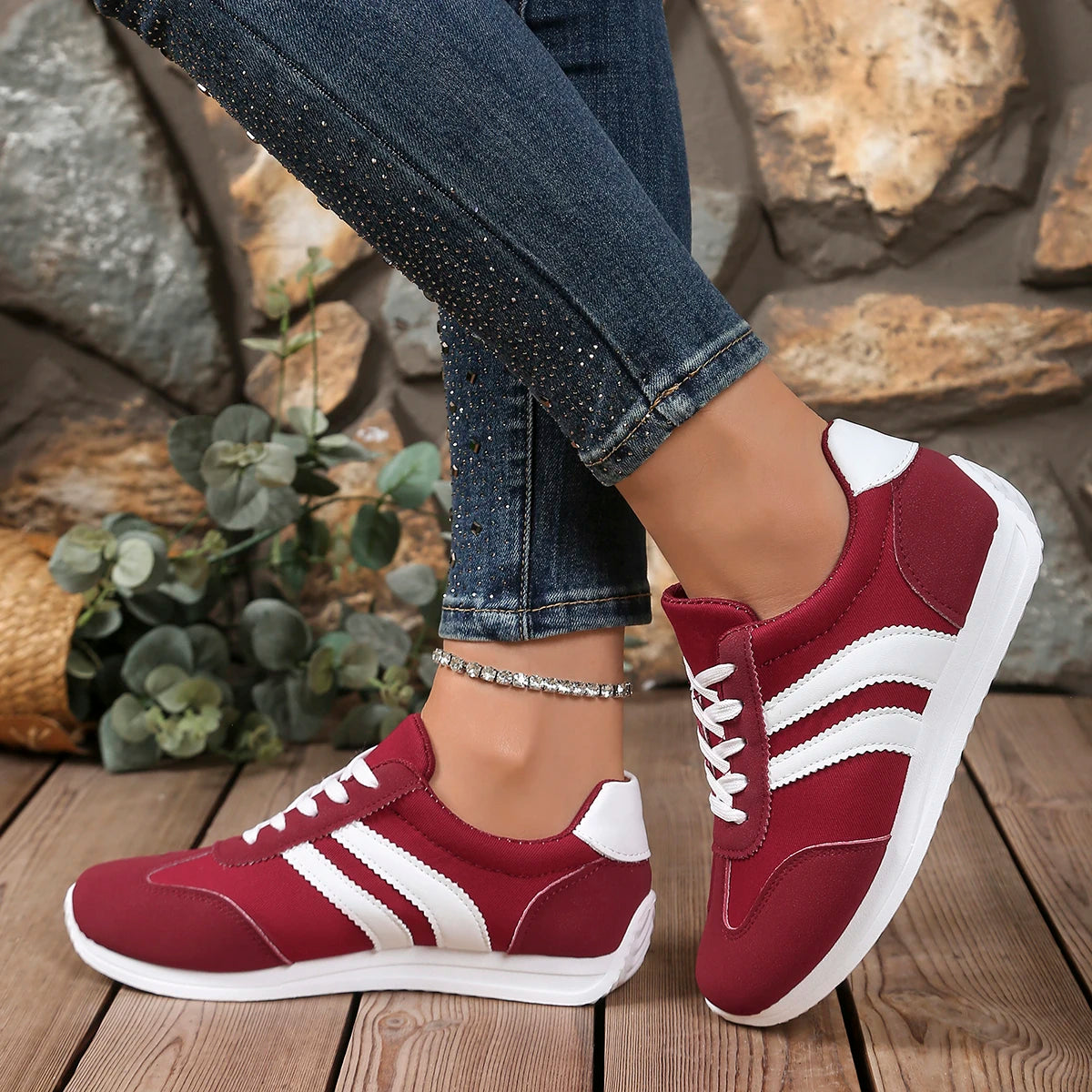 Outdoor Casual Flat Shoes Women Fashion Low-Top Sneakers Comfortable Anti-Slip Walking Shoes