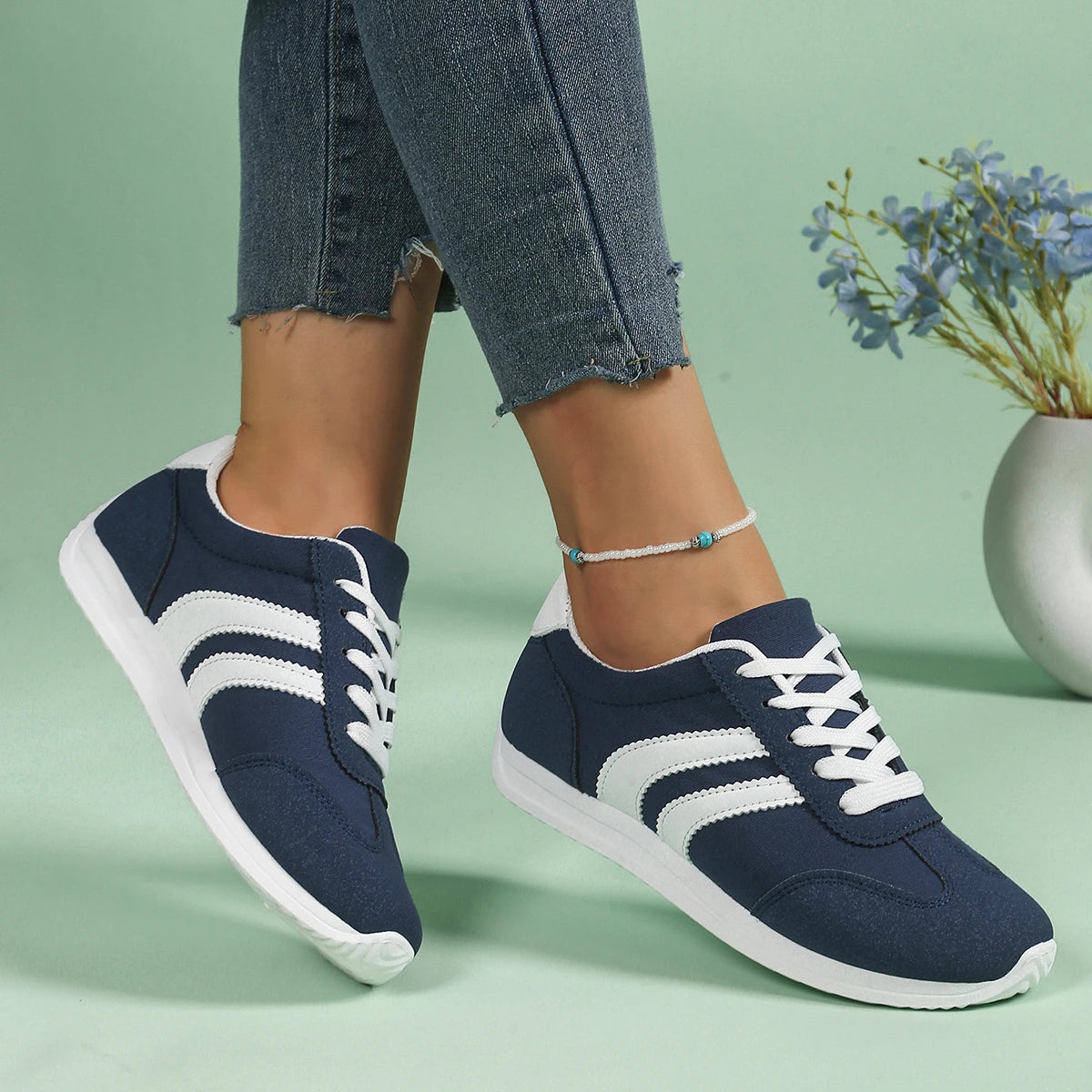 Outdoor Casual Flat Shoes Women Fashion Low-Top Sneakers Comfortable Anti-Slip Walking Shoes