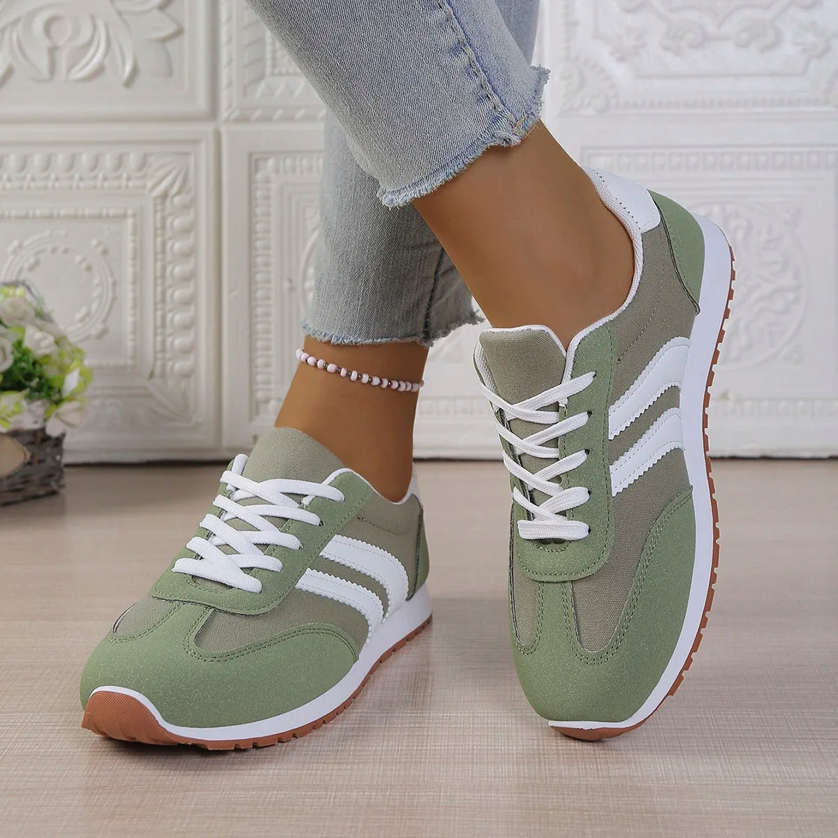 Outdoor Casual Flat Shoes Women Fashion Low-Top Sneakers Comfortable Anti-Slip Walking Shoes