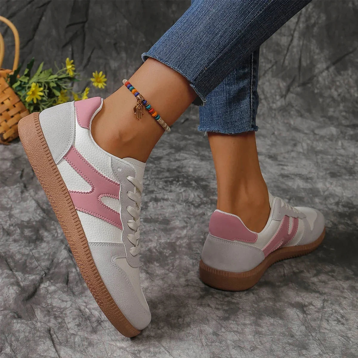 2025 New Pink Ladies Leisure and Comfortable Shoes in Spring Autumn Soft-soled Leather Fashion Shoe Sports Shoes Women Sneakers
