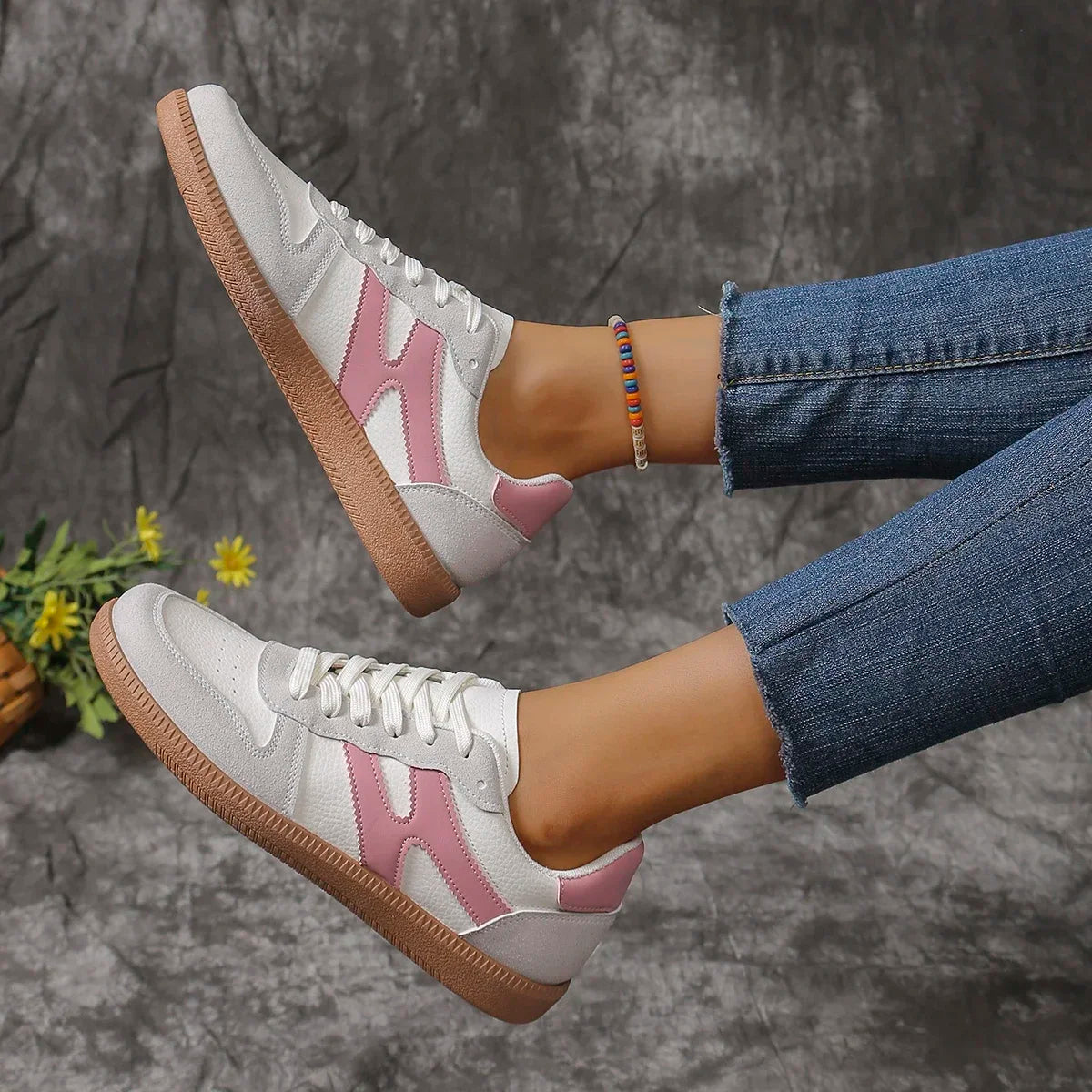 2025 New Pink Ladies Leisure and Comfortable Shoes in Spring Autumn Soft-soled Leather Fashion Shoe Sports Shoes Women Sneakers
